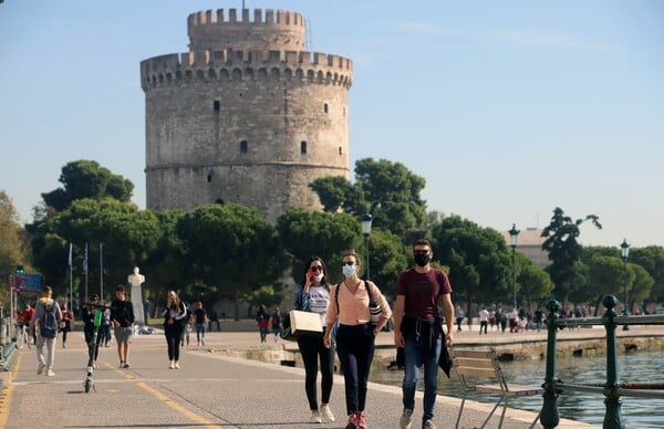 Διευθυντής ΜΕΘ Παπανικολάου: Αν δε ληφθούν μέτρα θα έχουμε εθνική τραγωδία - Δεν πρέπει να ανοίξουμε