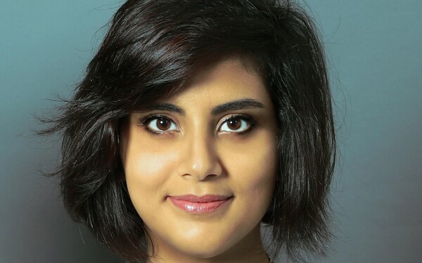 Σαουδική Αραβία: Ελεύθερη η ακτιβίστρια για τα δικαιώματα των γυναικών, Loujain al-Hathloul