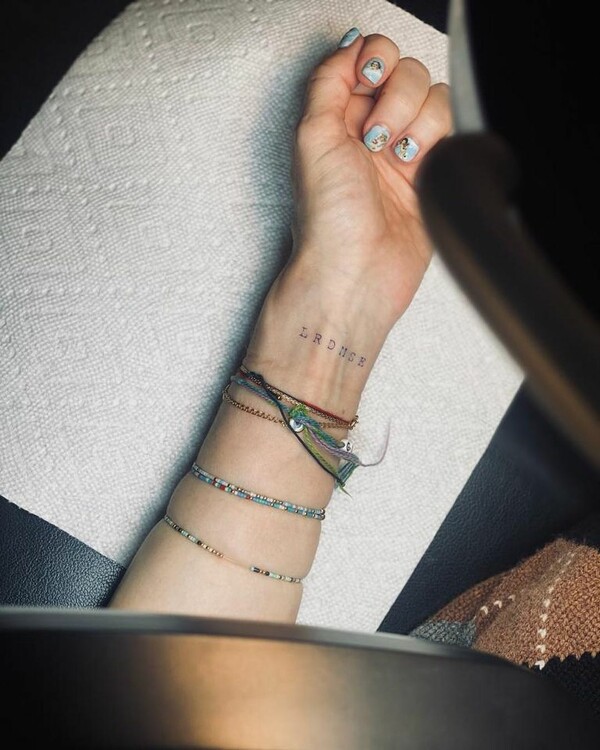 Η Μαντόνα έκανε το πρώτο τατουάζ της και το κατέγραψε καρέ- καρέ