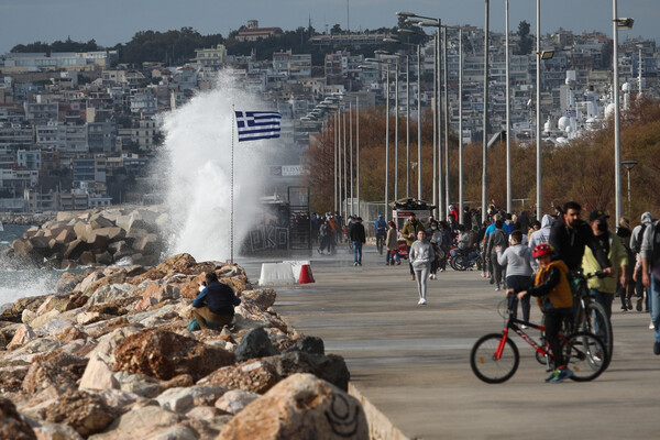 Μαγιορκίνης: Από τον Μάιο και μετά ίσως και να ξεφορτωθούμε τα μέτρα ατομικής προστασίας