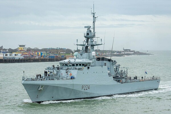 Brexit: Βρετανικά πολεμικά πλοία στη Μάγχη για «δραστηριότητα ρουτίνας»