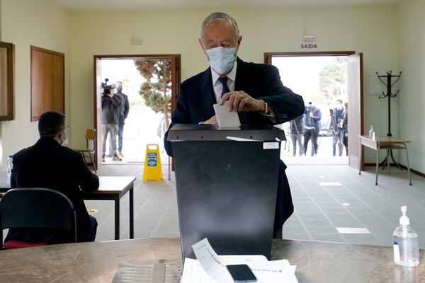 Πορτογαλία: Επανεκλογή του ντε Σόουζα από τον πρώτο γύρο των προεδρικών εκλογών δείχνουν τα exit poll