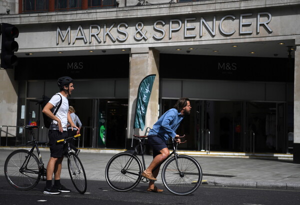 Βρετανία: H Marks & Spencer ανακοίνωσε ζημίες για πρώτη φορά σε 94 χρόνια