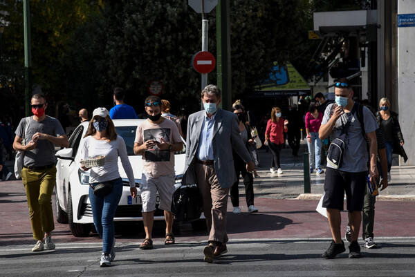 Κορωνοϊός: Τα βασικά μέτρα που εξετάζει η κυβέρνηση - Μάσκα παντού και απαγόρευση κυκλοφορίας νωρίτερα