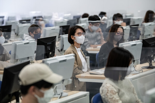 Κορωνοϊός: Η μάσκα προστατεύει, αλλά όχι απόλυτα, σύμφωνα με ιαπωνική έρευνα