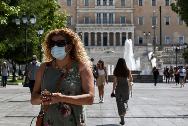 Μάσκες παντού και απαγόρευση κυκλοφορίας τη νύχτα: Πού ισχύουν τα μέτρα και ποιες περιοχές εξαιρούνται