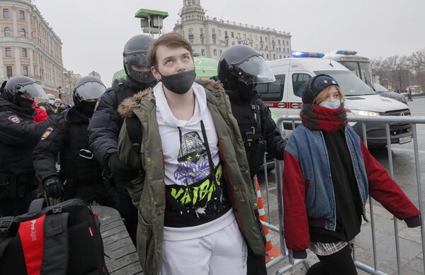 Ρωσία: Μαζικές συλλήψεις σε διαδηλώσεις υπέρ του Αλεξέι Ναβάλνι