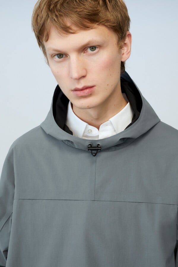 Η COS ανοίγει το πρώτο της κατάστημα στην Ελλάδα