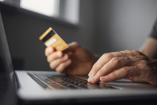 SOS για νέες μορφές ηλεκτρονικής απάτης - Οδηγίες της Alpha Bank στους καταναλωτές