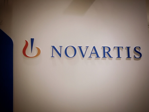 Η Novartis συζητά με άλλες φαρμακευτικές για να βοηθήσει στην παρασκευή εμβολίων για τον κορωνοϊό