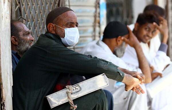 Το Πακιστάν εξασφάλισε 17 εκατ. δόσεις του εμβολίου της AstraZeneca