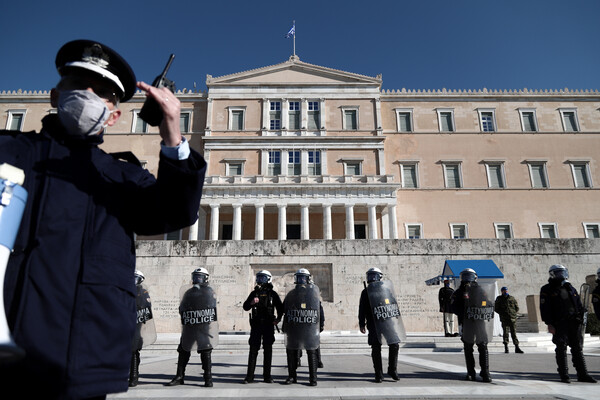 Σε εξέλιξη το πανεκπαιδευτικό συλλαλητήριο - Κλειστές Πανεπιστημίου, Σταδίου, Αμαλίας