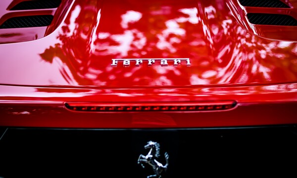 «Κεραυνός εν αιθρία» στη Ferrari: Παραιτήθηκε απροειδοποίητα ο CEO Λουίς Καμιλέρι