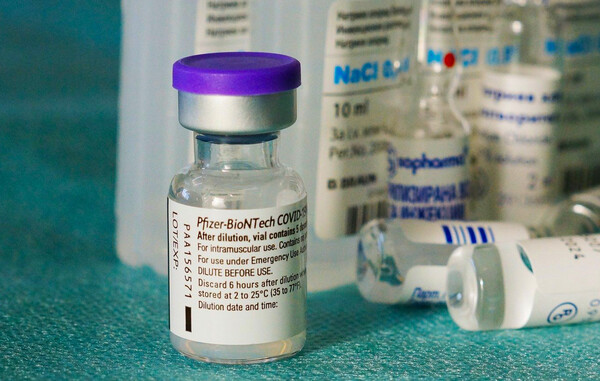 Περιστέρι: Έρευνες στο κέντρο Υγείας - Εξαφανίστηκε φιαλίδιο με εμβόλιο της Pfizer