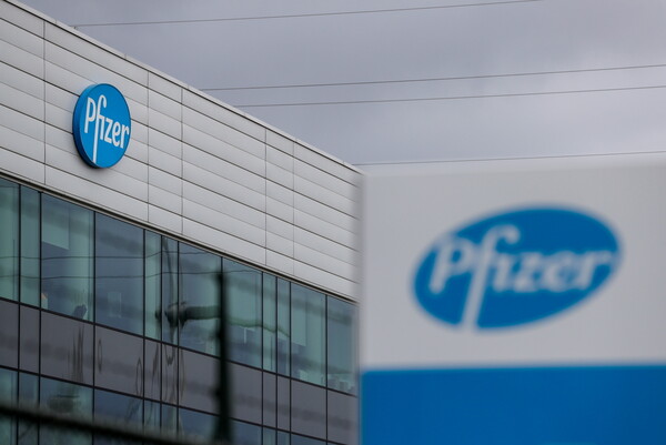 ΕΕ: Οι «27» θα αγοράσουν άλλες 100 εκατομμύρια δόσεις του εμβολίου των Pfizer - BioNTech