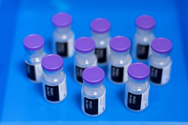 Ξεκίνησε η αποστολή των εμβολίων της Pfizer στις 27 χώρες -μέλη της ΕΕ [BINTEO]