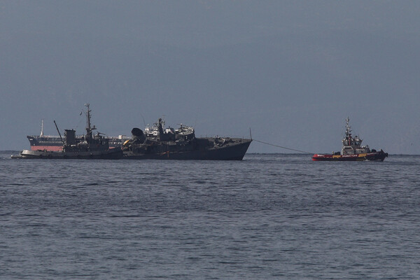 Σύγκρουση πλοίων στον Πειραιά- Οι ανακοινώσεις του ΓΕΝ και του Λιμενικού για το περιστατικό