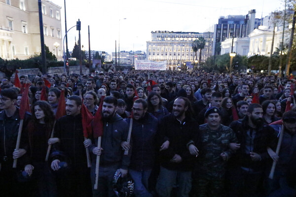 Πολυτεχνείο: Κοινό κείμενο ΚΚΕ, ΣΥΡΙΖΑ, ΜέΡΑ 25 - «Μόνο σε συνθήκες πολιορκίας τέτοια απαγόρευση»