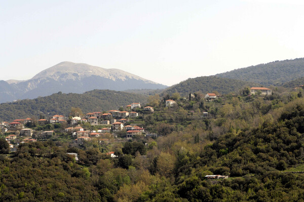 Καθολικό lockdown στο Ραπτόπουλο: Το ένα πέμπτο του χωριού με κορωνοϊό - 1 νεκρός και 7 διασωληνωμένοι