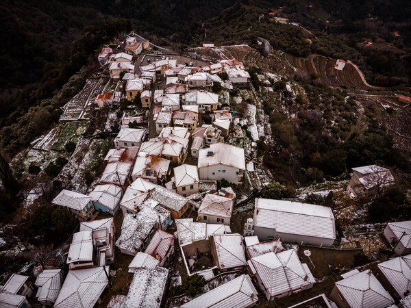 Χιόνισε στη Σάμο: Στα λευκά ορεινές κοινότητες - Στους 0 βαθμούς η θερμοκρασία (ΕΙΚΟΝΕΣ)