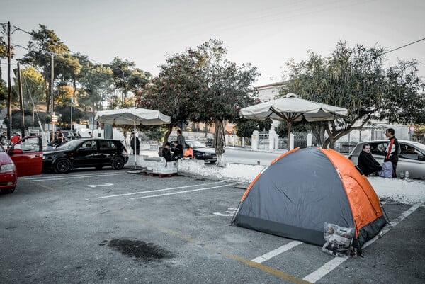 Σάμος, η επόμενη μέρα: Εικόνες καταστροφής στο νησί από τον σεισμό 6,7 Ρίχτερ