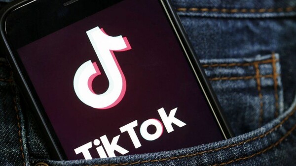 Το TikTok θα κάνει «ιδιωτικούς» όλους τους λογαριασμούς παιδιών και εφήβων κάτω των 16 ετών