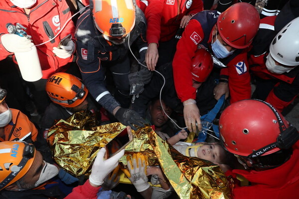 Τουρκία: Κορίτσι 4 ετών βγήκε ζωντανό από τα συντρίμμια - Έμεινε εγκλωβισμένη για 91 ώρες