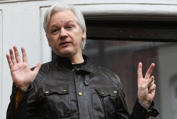 WikiLeaks: Σήμερα η απόφαση βρετανικού δικαστηρίου για έκδοση του Ασάνζ στις ΗΠΑ