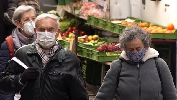 Πολλά τεστ, φτηνές ταρίφες, δωρεάν μάσκες: Πώς το Τίμπινγκεν προστατεύει τους ηλικιωμένους