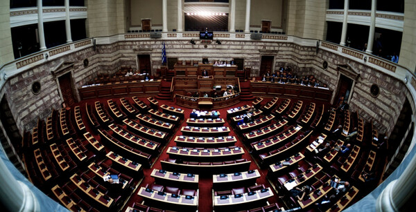 Κόντρα Τσίπρα - Κεραμέως για το ν/σ της Παιδείας: «Δεν θα σταματήσει η συζήτηση στη Βουλή»