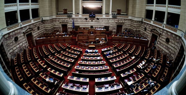 Κόντρα Τσίπρα - Κεραμέως για το ν/σ της Παιδείας: «Δεν θα σταματήσει η συζήτηση στη Βουλή»