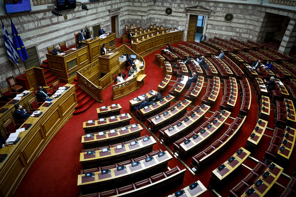 Στη Βουλή τροπολογία του υπ. Παιδείας για ψηφιακά απολυτήρια δευτεροβάθμιας εκπαίδευσης