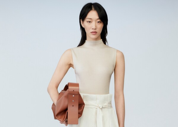 Η COS ανοίγει το πρώτο της κατάστημα στην Ελλάδα