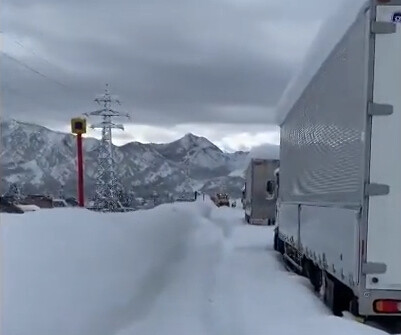 Ιαπωνία: 1.000 οδηγοί εγκλωβίστηκαν σε αυτοκινητόδρομο λόγω του χιονιού