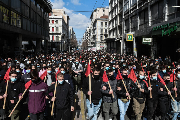 Φοιτητικά συλλαλητήρια σε Αθήνα και Θεσσαλονίκη κατά του ν/σ για την Παιδεία (Φωτογραφίες)