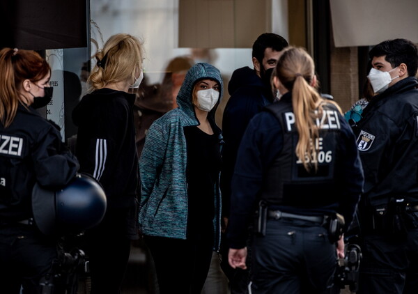Κατάληψη του ελληνικού προξενείου στο Βερολίνο για τον Κουφοντίνα