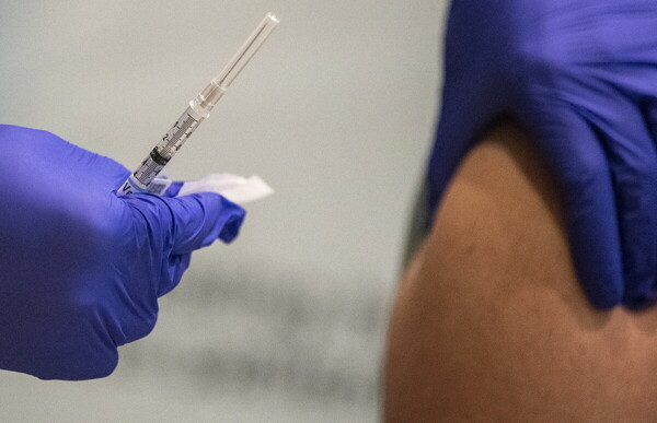 Bloomberg: Ο EMA θα γνωμοδοτήσει επί του εμβολίου της Johnson & Johnson στις 11 Μαρτίου