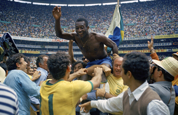 Pelé: Ο βασιλιάς κυκλοφορεί πλέον με Πι, ο θρύλος του όμως παραμένει ακέραιος