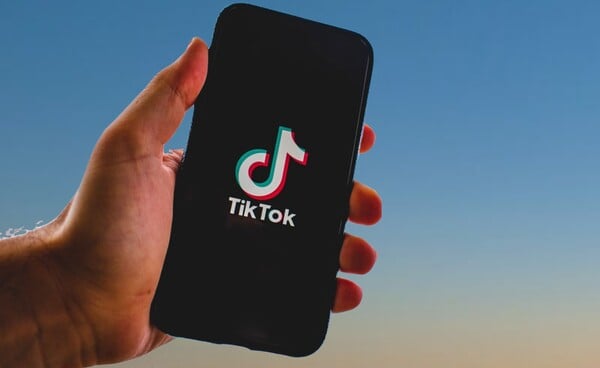 TikTok: Πληρώνει 92 εκατ. δολ. για να διευθετήσει αγωγή για κατάχρηση δεδομένων χρηστών