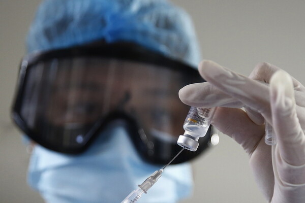 Συνιδρυτής BioNTech: «Έως το τέλος του καλοκαιριού θα έχουμε θέσει την πανδημία υπό έλεγχο»