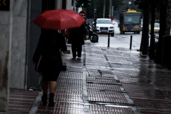 Αλλάζει ο καιρός: Έρχονται βροχές και ισχυροί άνεμοι - Πού και πότε