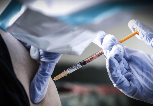 Κορωνοϊός: Και τα τρία εμβόλια στην Ελλάδα προστατεύουν από τον θάνατο λόγω Covid σχεδόν 100%