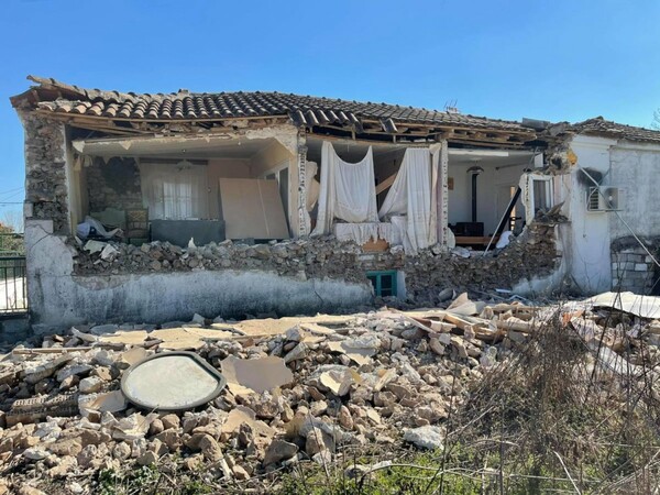 Σεισμός 6 Ρίχτερ: Οι πρώτες εικόνες από το χτύπημα του «Εγκέλαδου» - Στους δρόμους οι κάτοικοι