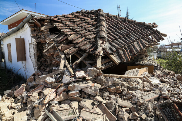 Σεισμός στην Ελασσόνα: Στα 520 τα μη κατοικήσιμα σπίτια - Συνεχίζονται οι έλεγχοι 