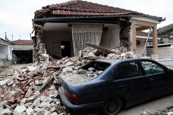 Μη κατοικήσιμα σχεδόν 900 σπίτια στις περιοχές που επλήγησαν από τον σεισμό στην Ελασσόνα