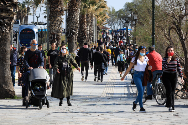 Τζανάκης: Εκτίμηση για 2.100 με 3.000 ημερήσια κρούσματα την επόμενη εβδομάδα 