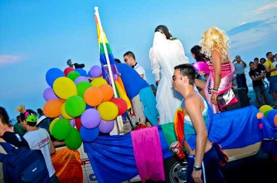 Εικόνες από το πρώτο Gay Pride της Θεσσαλονίκης