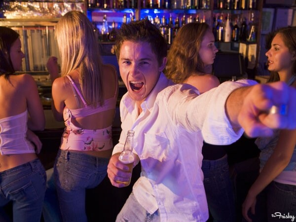10 ενοχλητικοί τύποι στο bar