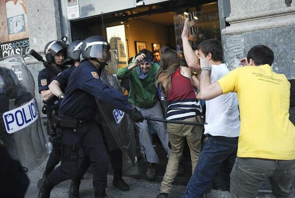 Los Indignados (Oι Αγανακτισμένοι). Το κίνημα της 15-Μ (Μαίου) στην Ισπανία.