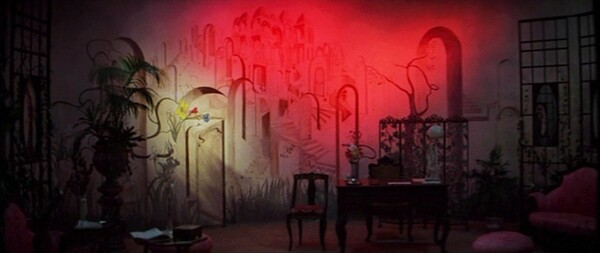 10 stills από την ταινία Suspiria